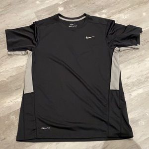Men’s Medium Nike Dry Fit Shirt